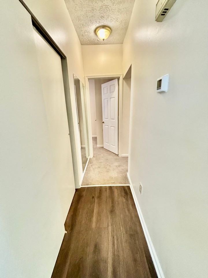 127 Prall St #B - Photo 6 of 21