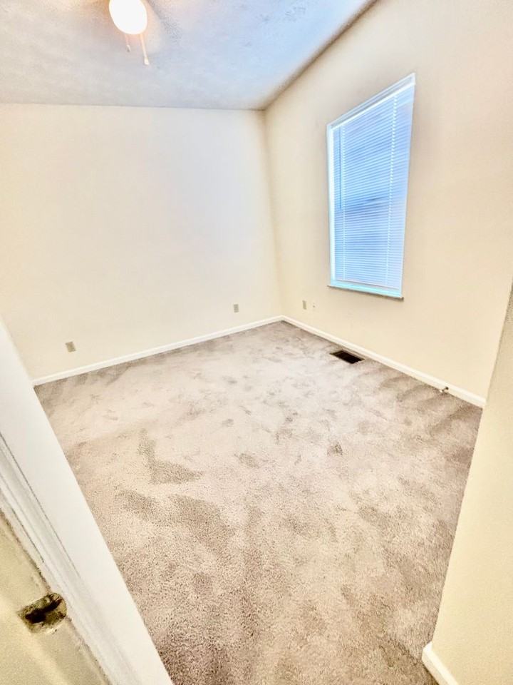 127 Prall St #B - Photo 7 of 21