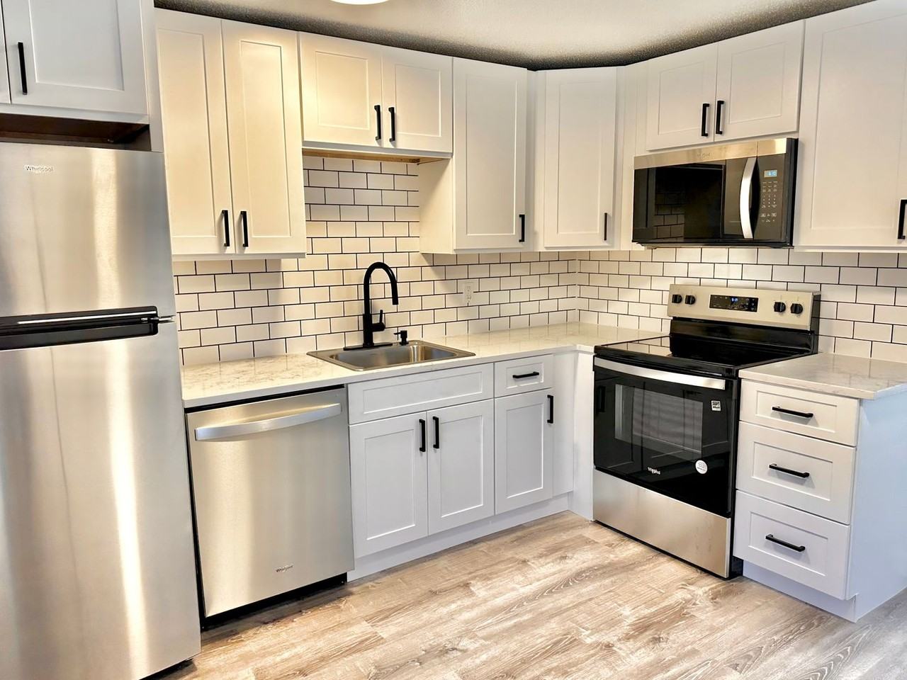 C-Street Apartments - Photo 4 of 20