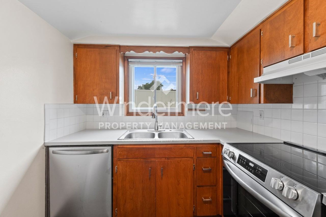 904 S Mcdonald Rd - Photo 4 of 19