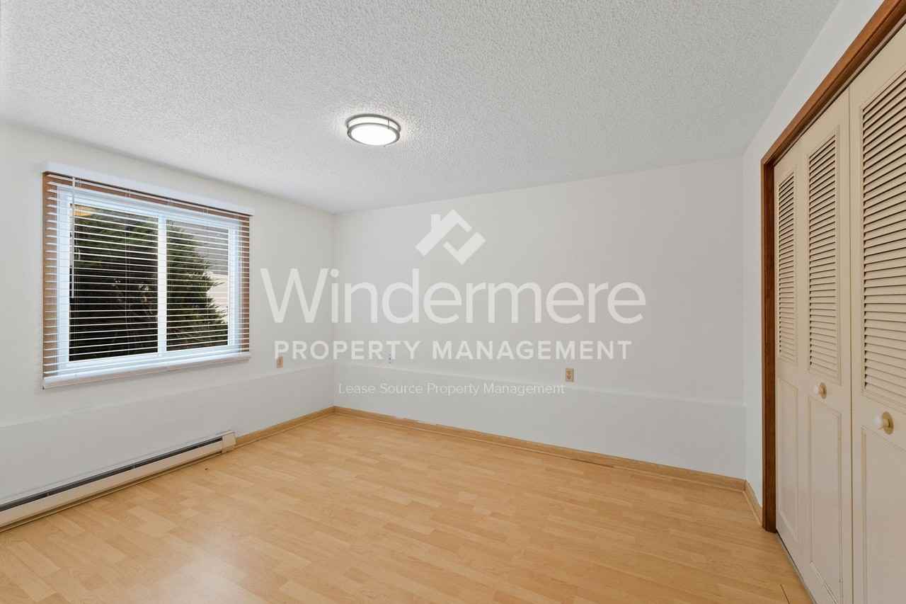 904 S Mcdonald Rd - Photo 5 of 19