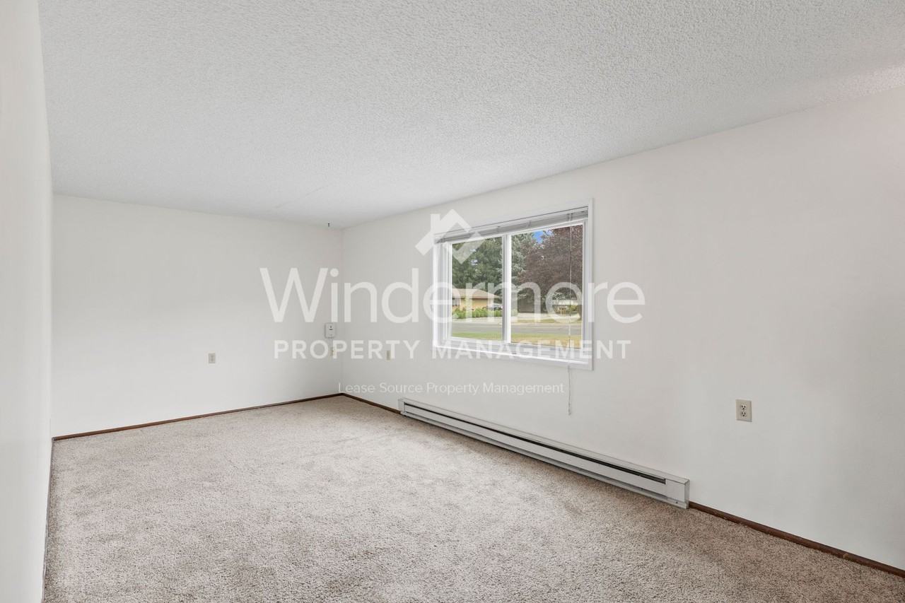 904 S Mcdonald Rd - Photo 6 of 19