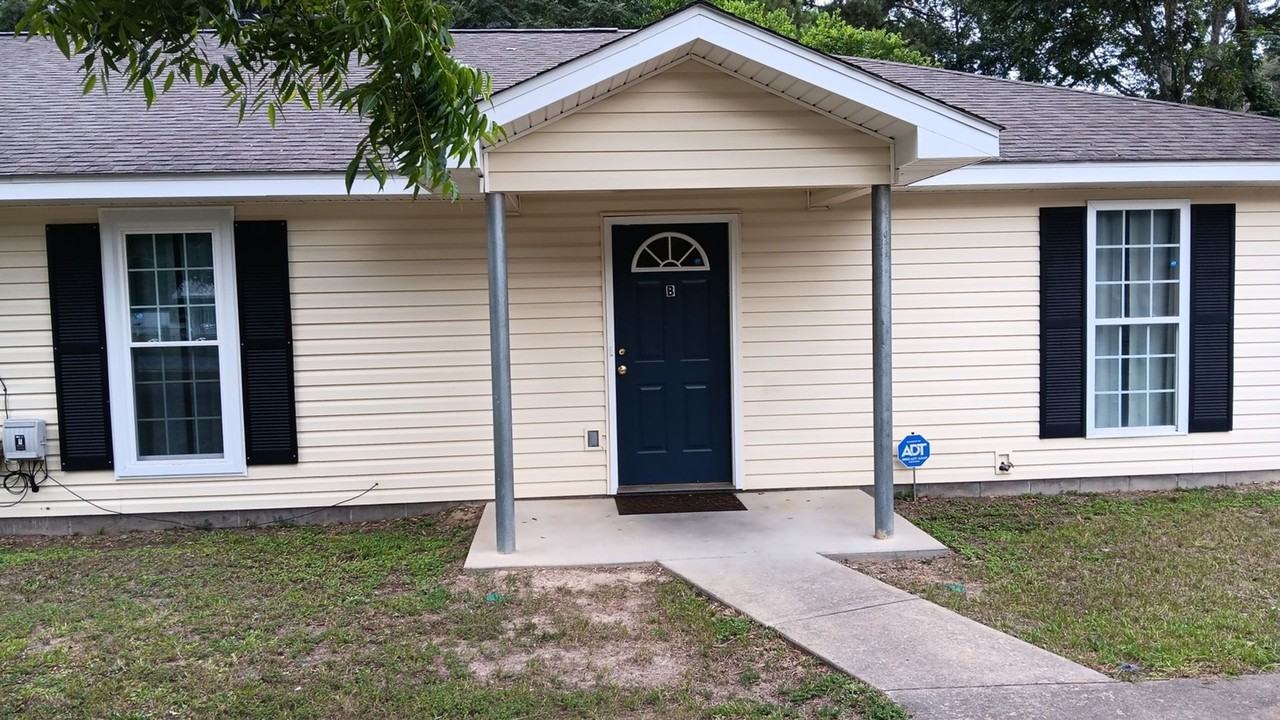 1741 Elvan Ave - Photo 2 of 36