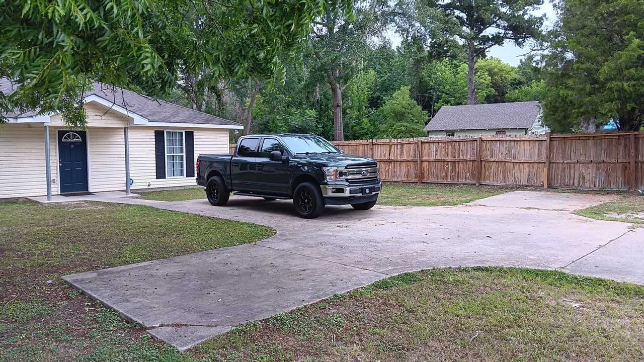 1741 Elvan Ave - Photo 4 of 36