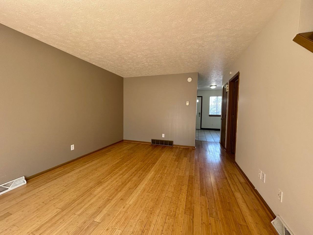 320 Carriage Ln Sw - Photo 3 of 26