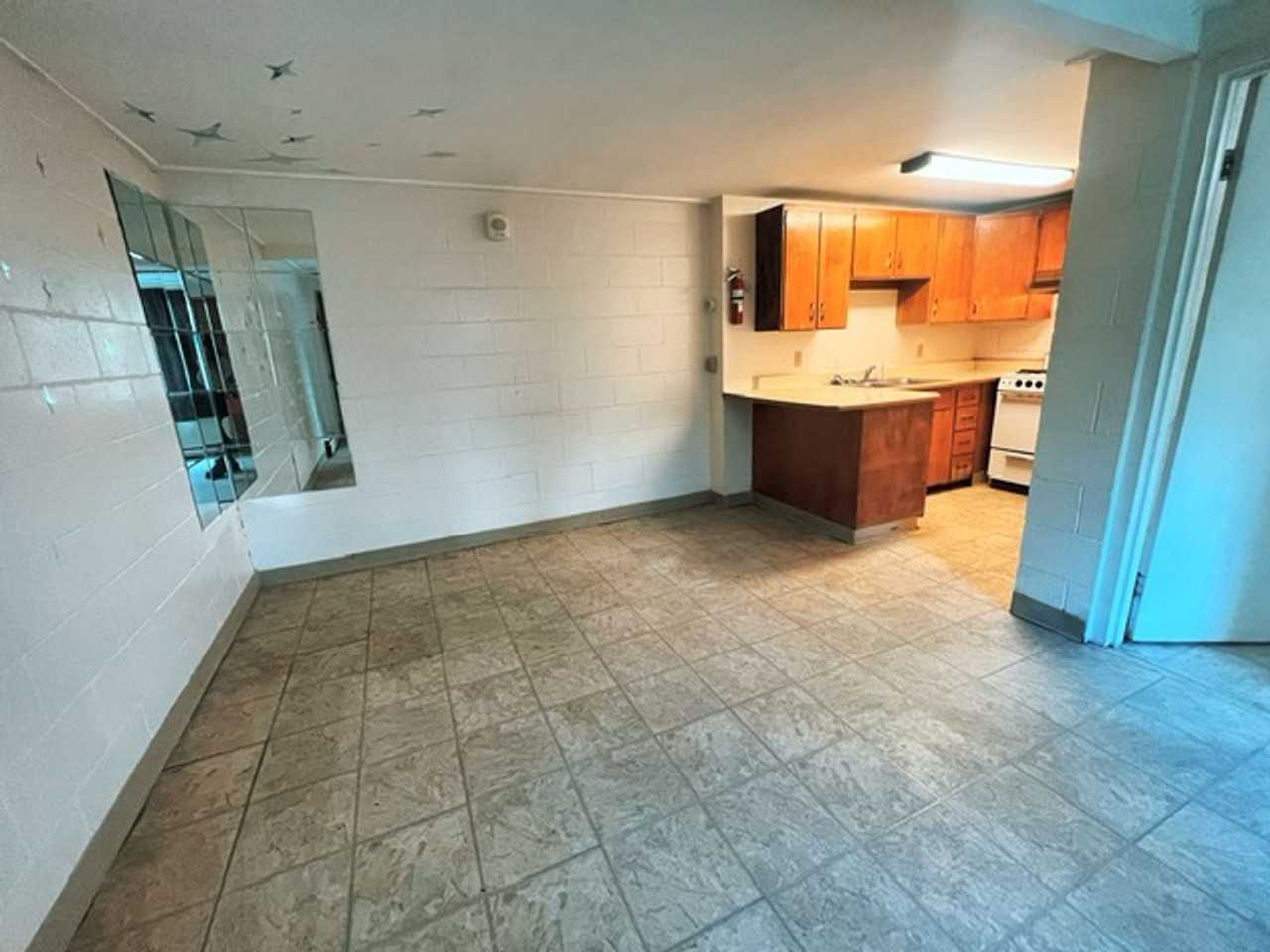 Tall Timbers @ 2204 W Northern Lights Blvd - Photo 5 of 41