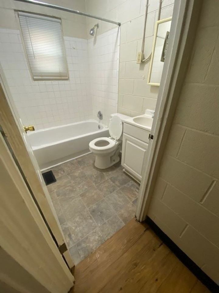 1005 N Pershing Ave #2 - Photo 7 of 7
