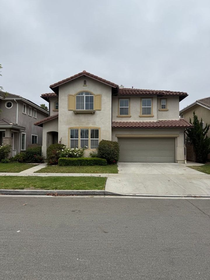 1147 Azalea Way - Photo 2 of 14
