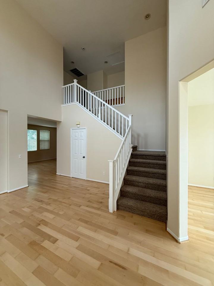 1147 Azalea Way - Photo 5 of 14