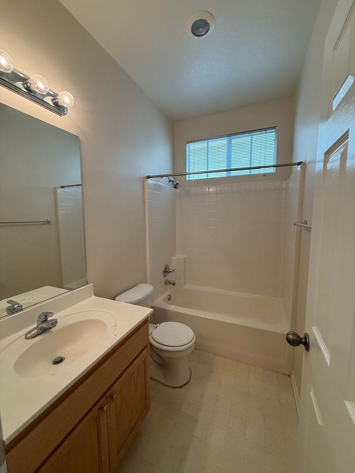 1147 Azalea Way - Photo 7 of 14