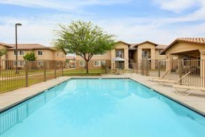 featured image of 950 E 5th St