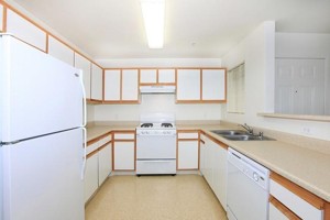 featured image of 950 E 5th St