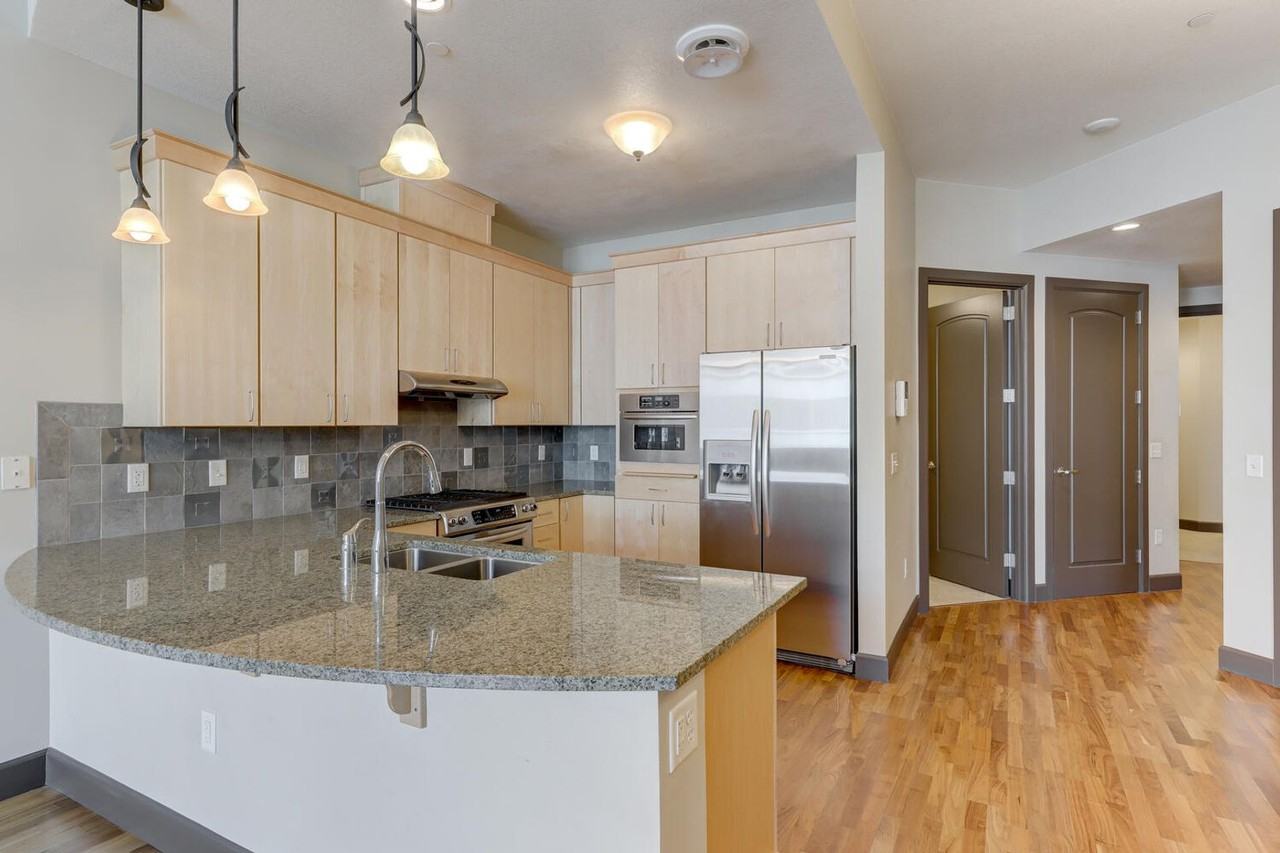 1112 W Main St #407 - Photo 7 of 40