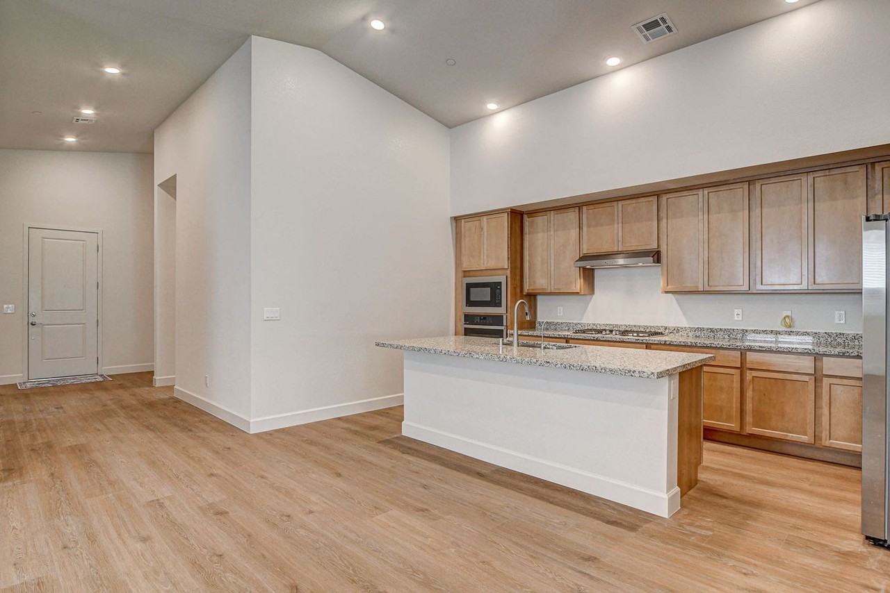 97 Sarabeth St - Photo 5 of 29