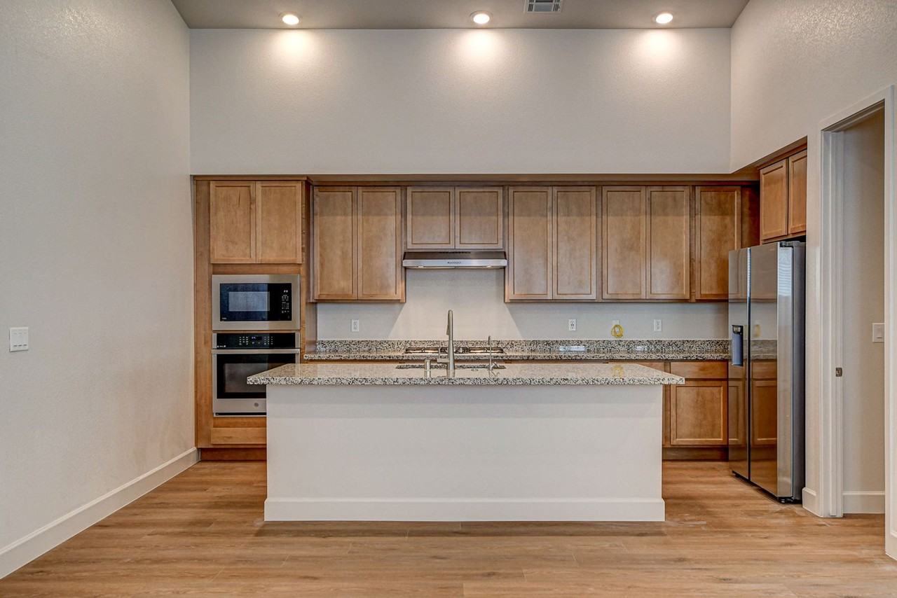 97 Sarabeth St - Photo 6 of 29