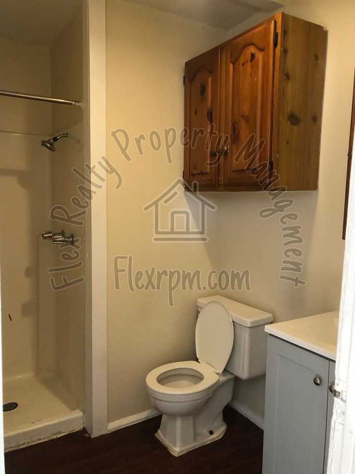 1762 Georgia Ave - Photo 4 of 7