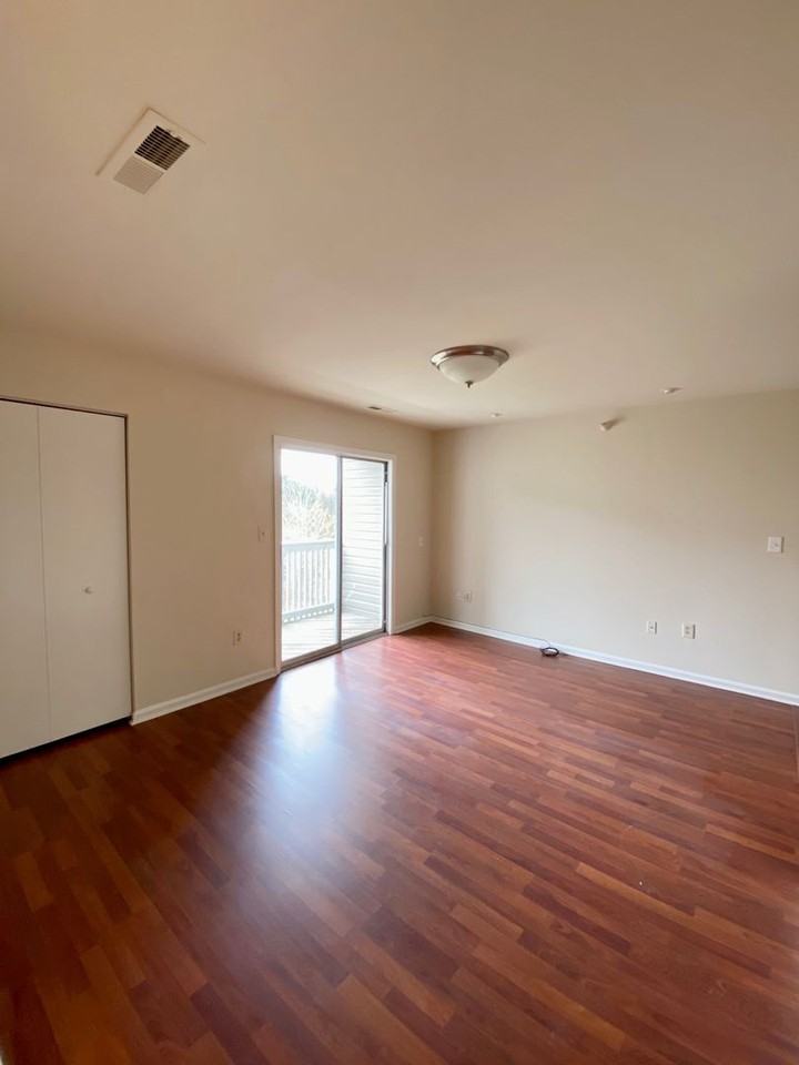100 Wild Oak Ln - Photo 2 of 9