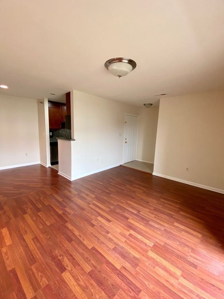 100 Wild Oak Ln - Photo 3 of 9