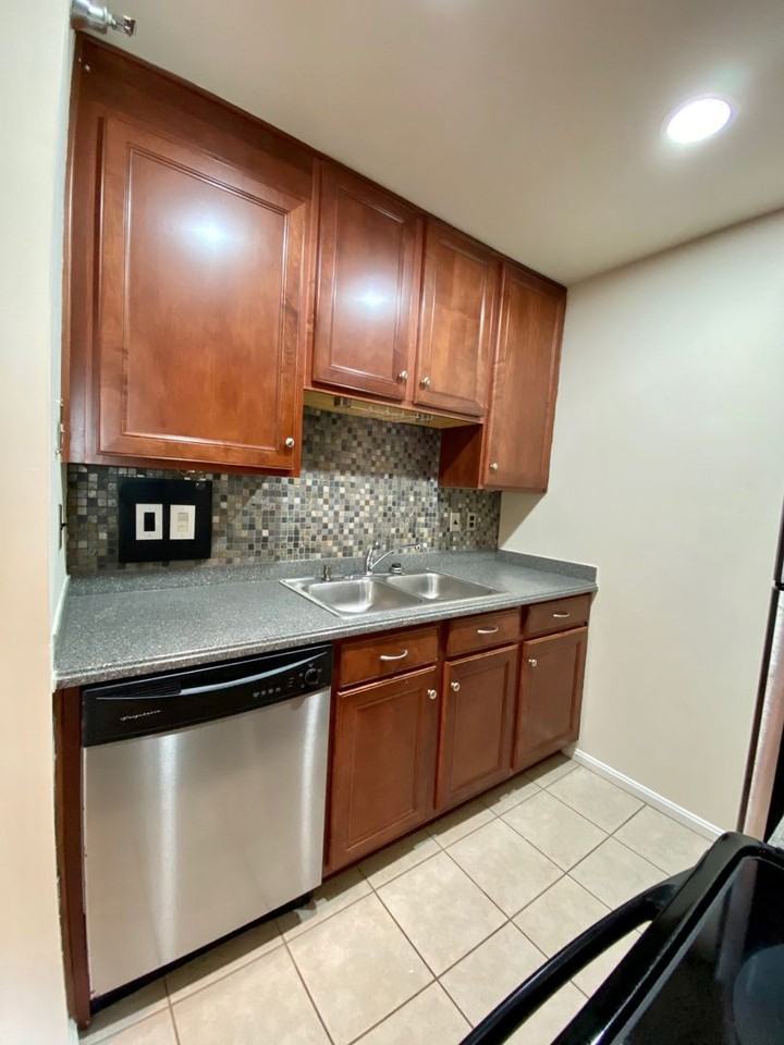 100 Wild Oak Ln - Photo 6 of 9