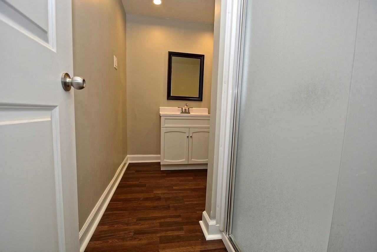 20 E Eureka Dr - Photo 5 of 7