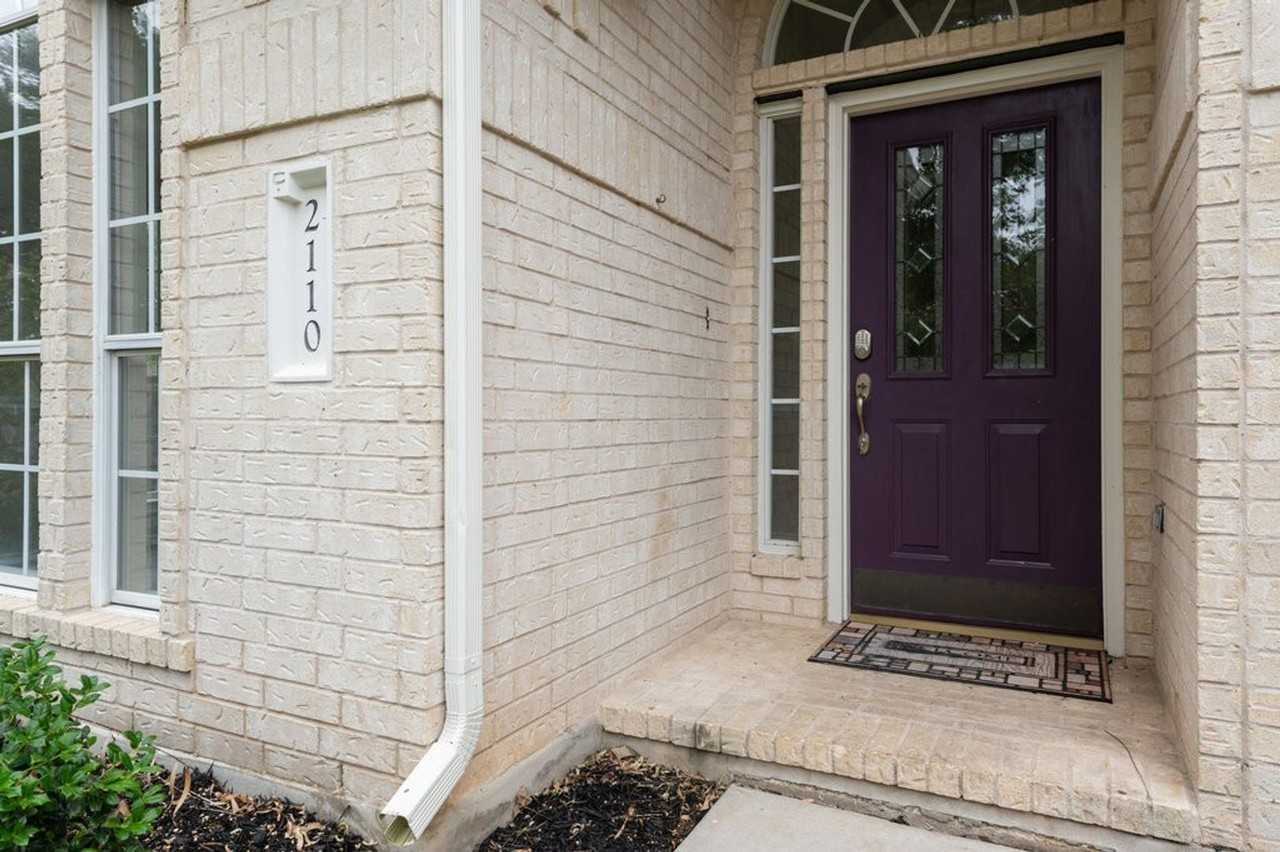 2110 Red Oak Cir - Photo 3 of 29