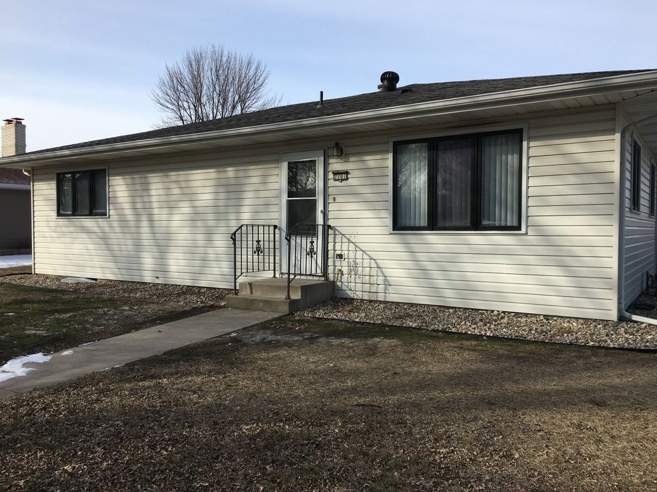 2701 14th St S - Photo 2 of 13
