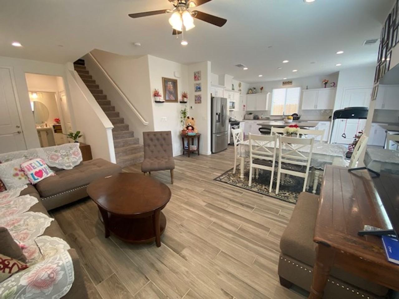 807 Descanso Ave - Photo 2 of 18