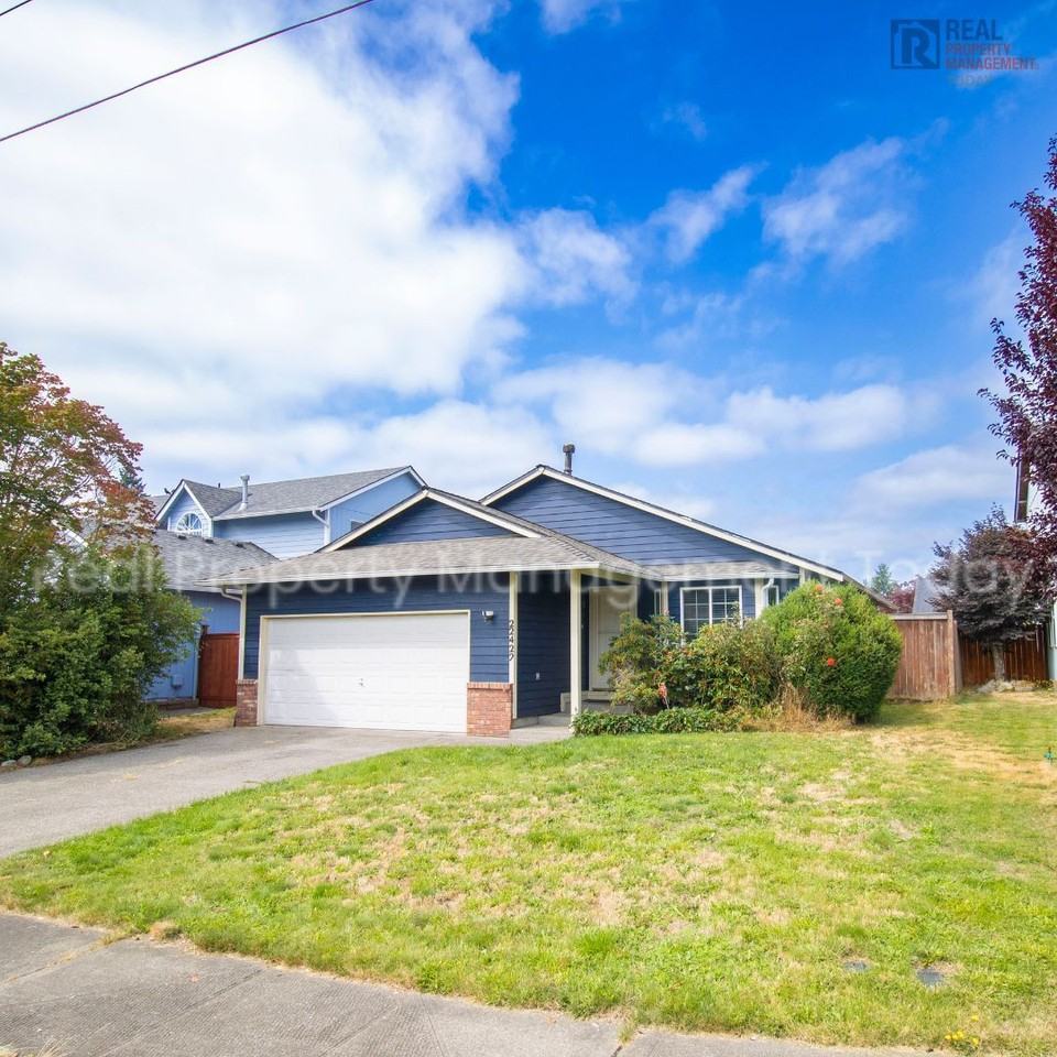 22422 45th Ave E - Photo 3 of 26