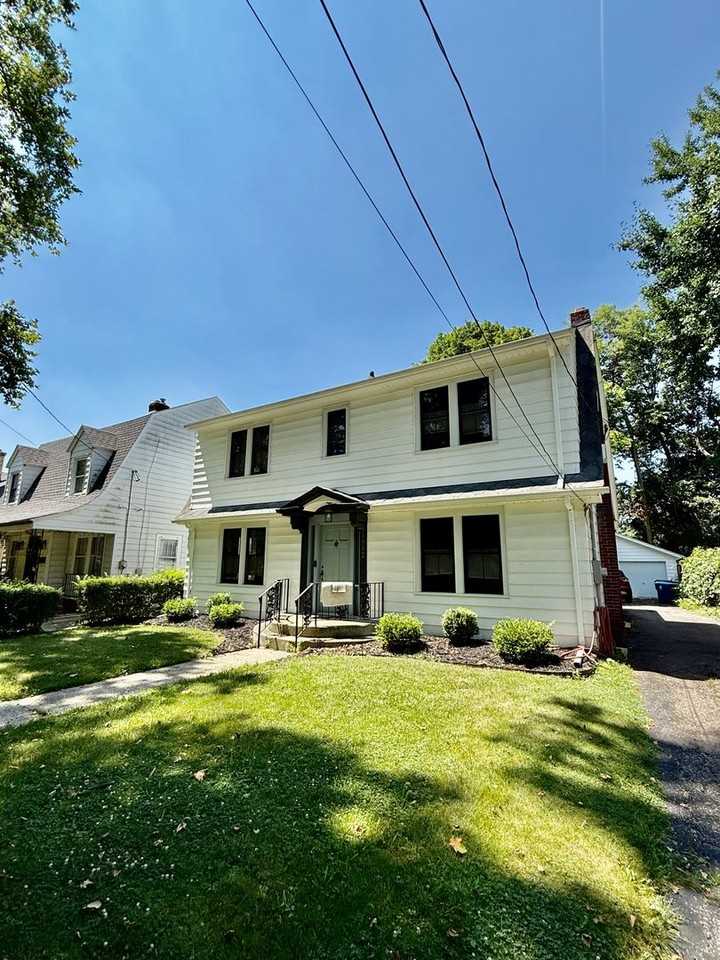 1002 Short Road - Photo 2 of 20