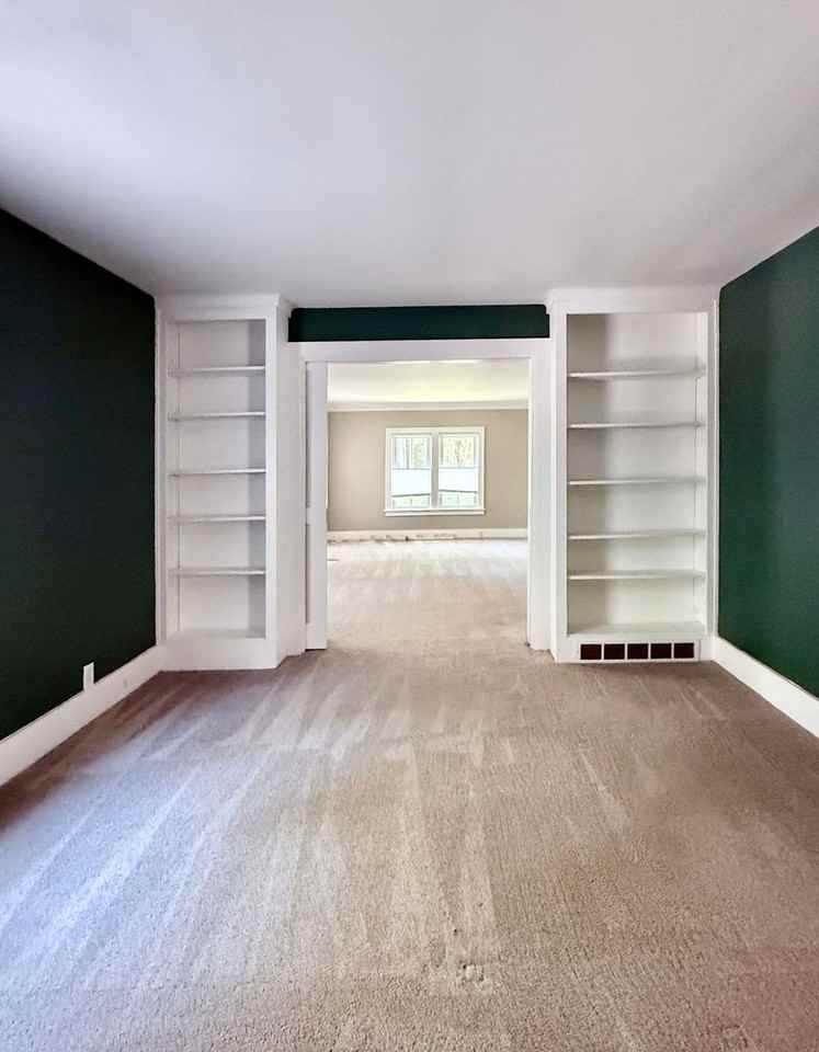 1002 Short Road - Photo 5 of 20