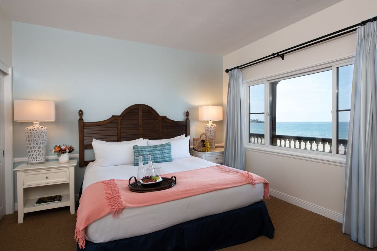 2000 Spindrift Dr - Photo 5 of 8