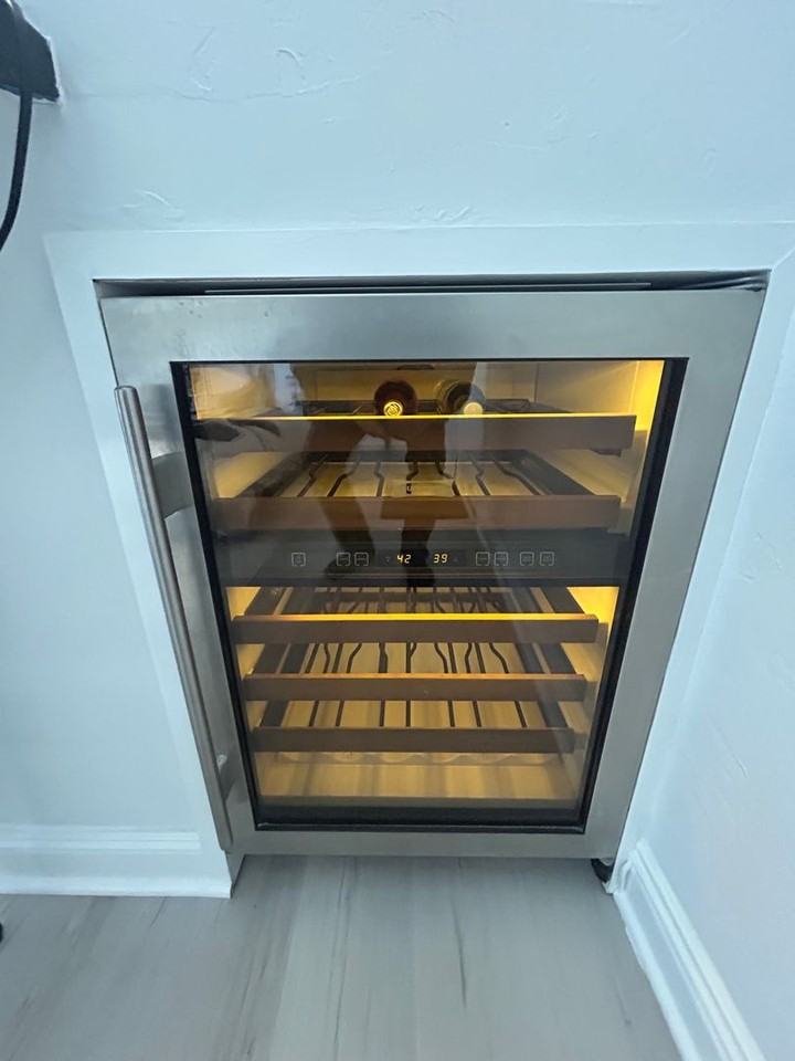 1955A Beach St - Photo 4 of 18