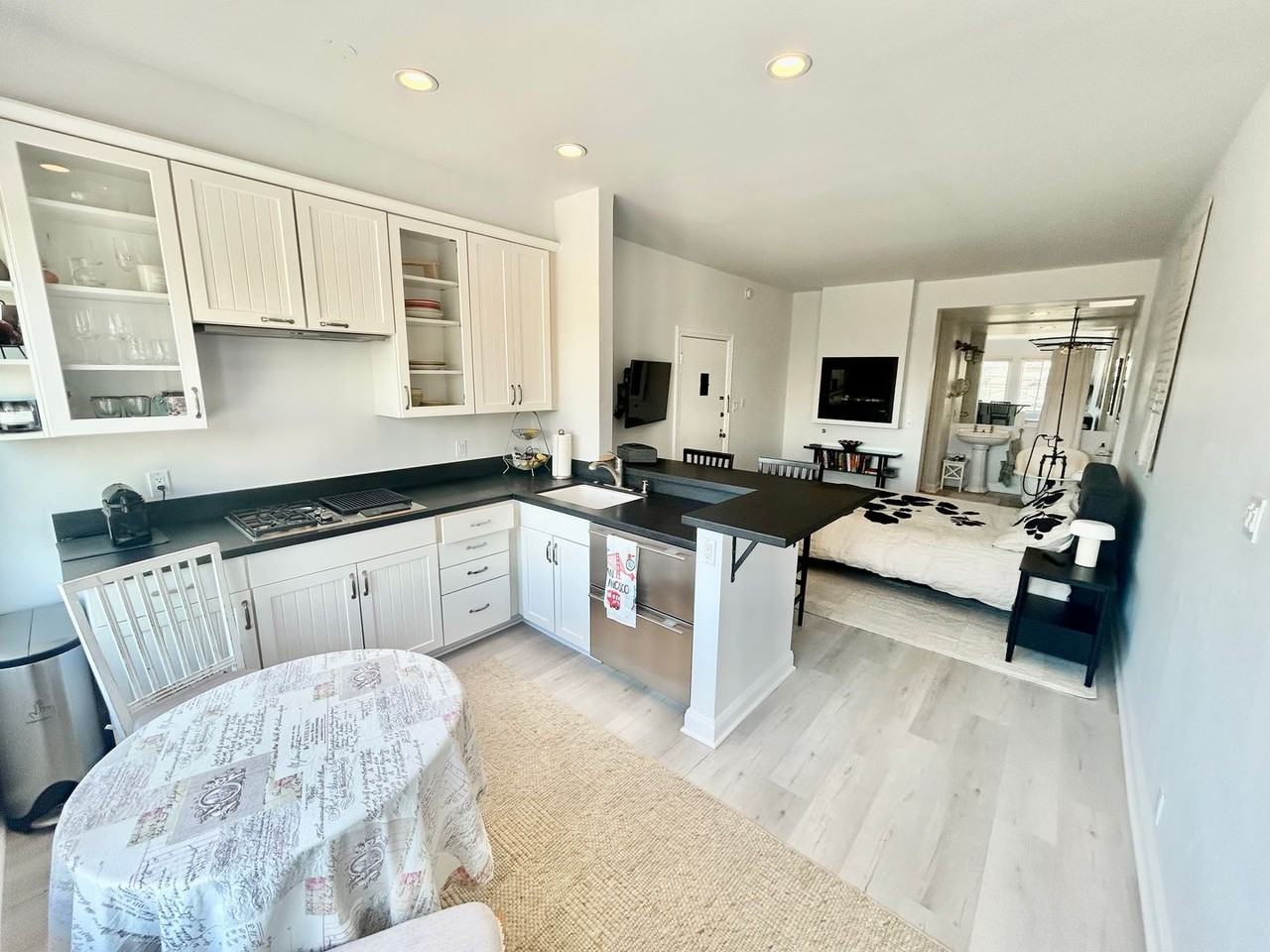 1955A Beach St - Photo 7 of 18