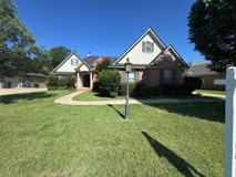 106 Horseguards Ave - Photo 1 of 1