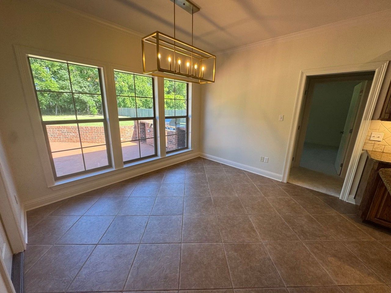 106 Horseguards Ave - Photo 6 of 21