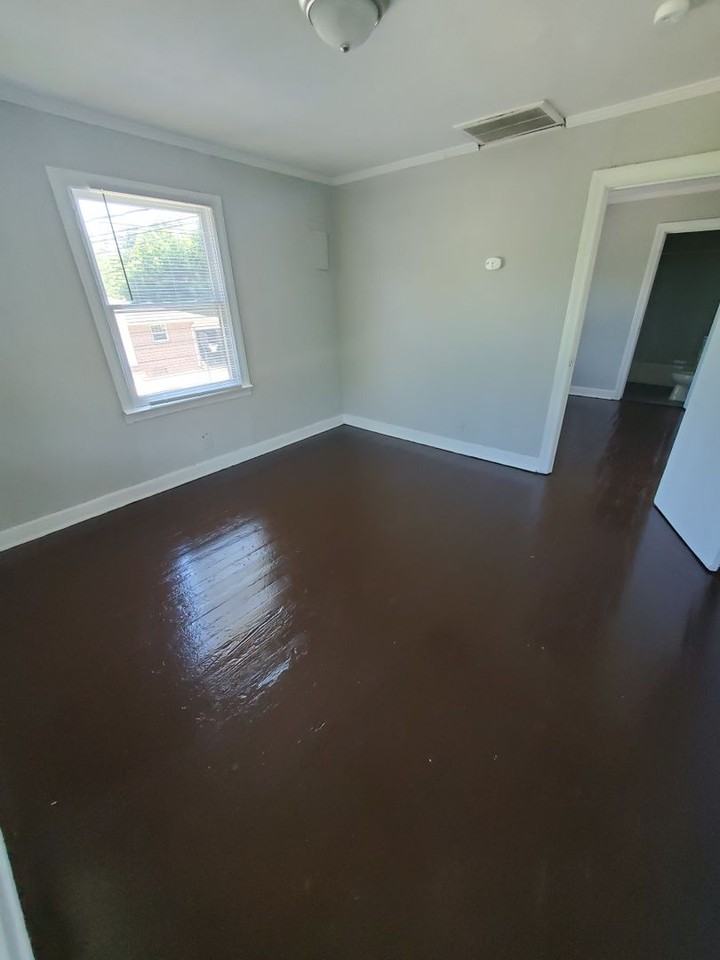 1245 Hattie Ave - Photo 2 of 7