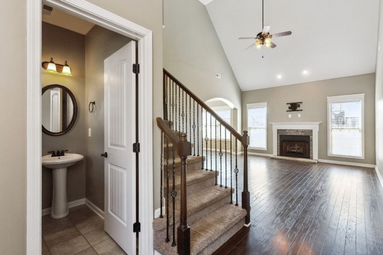 1275 Golden Eagle Way - Photo 4 of 39