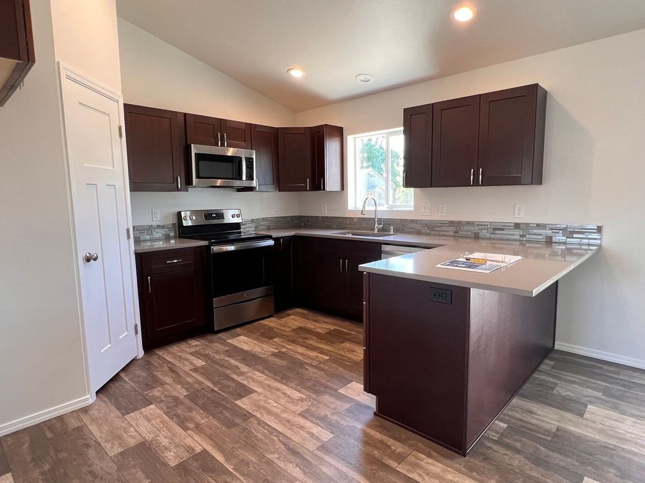 1416 S Madison St - Photo 5 of 17