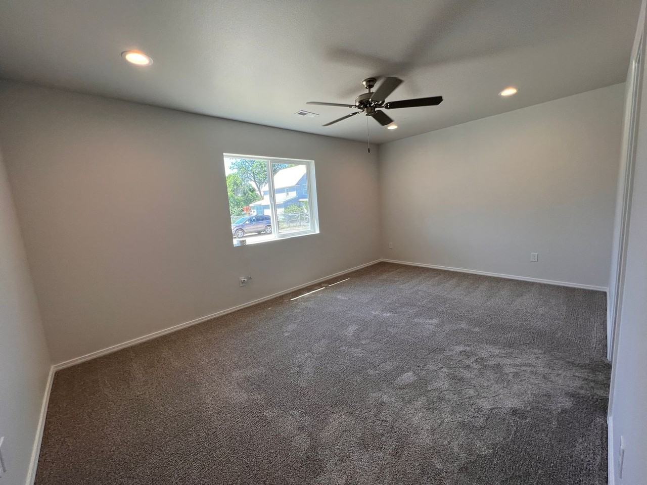 1416 S Madison St - Photo 2 of 17