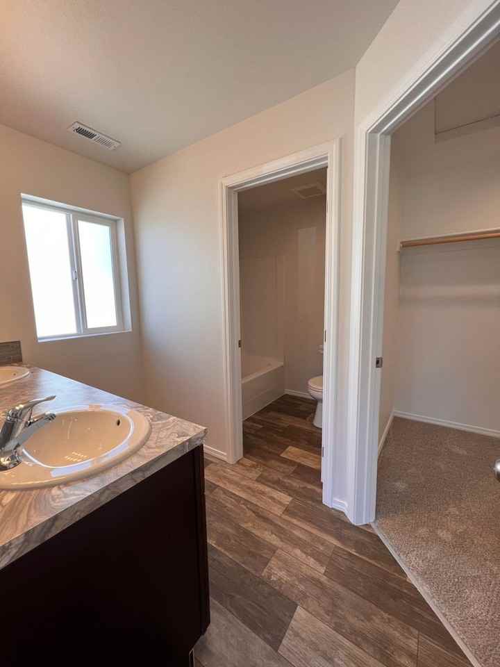 1416 S Madison St - Photo 7 of 17