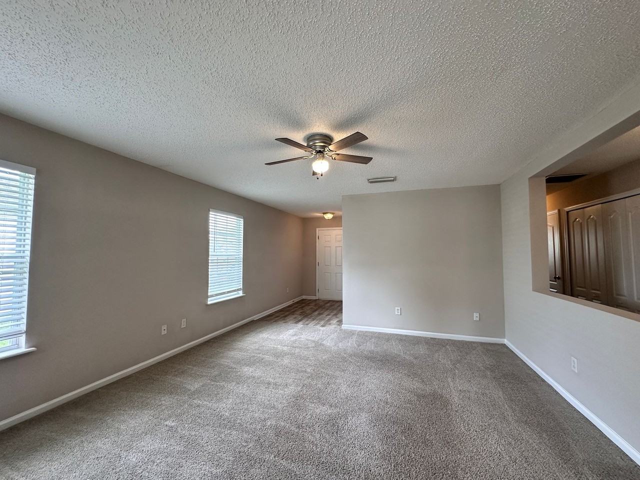 2113 Fresco Dr - Photo 4 of 13