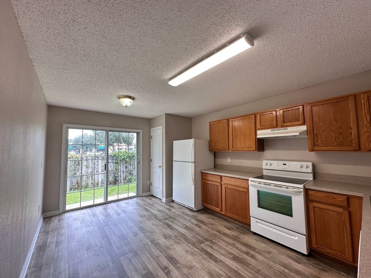 2113 Fresco Dr - Photo 5 of 13