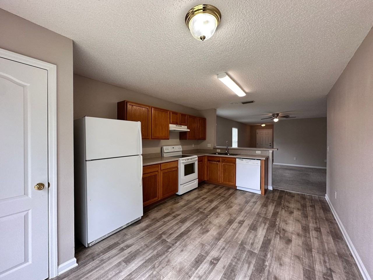 2113 Fresco Dr - Photo 6 of 13