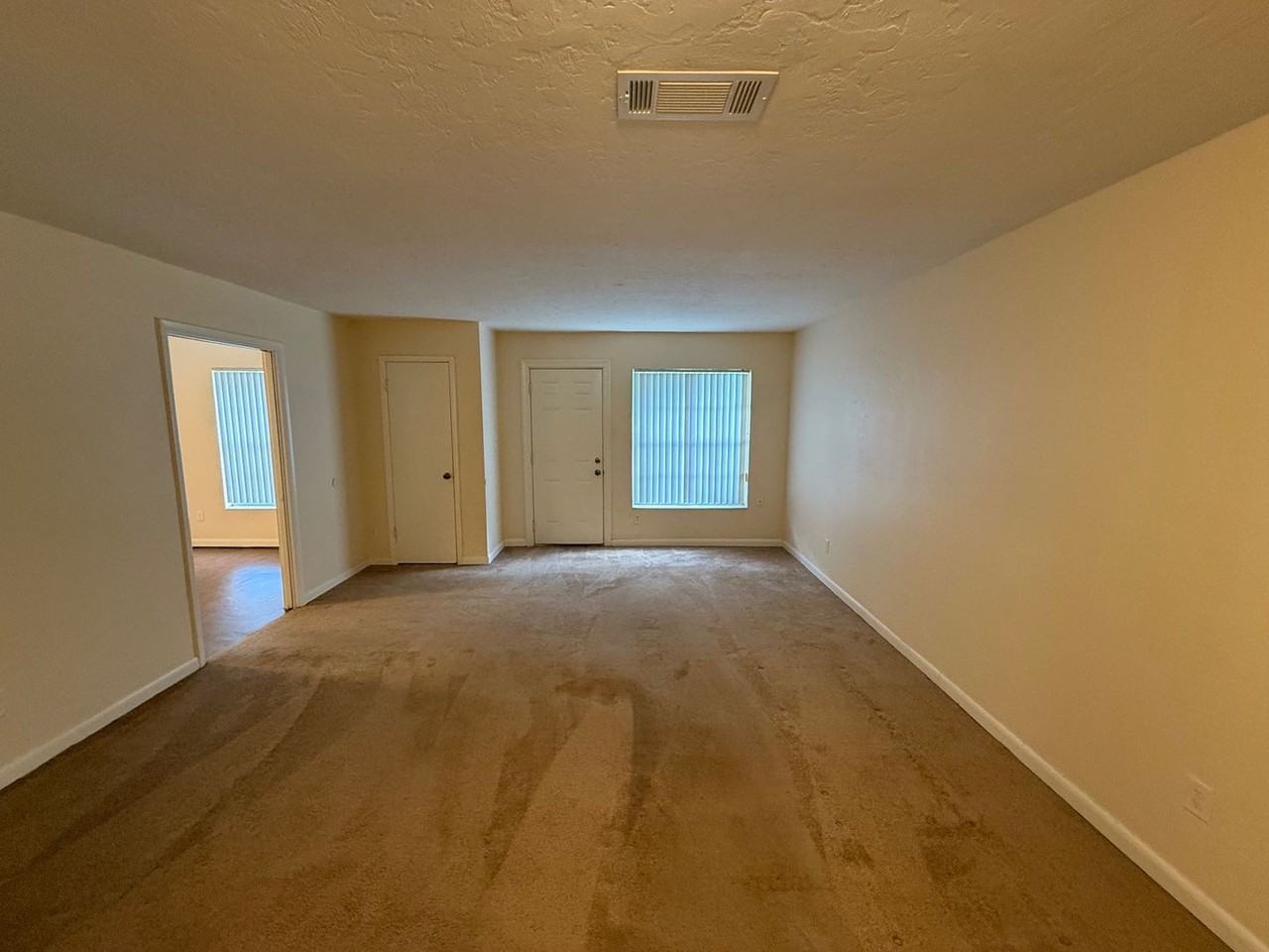 2002 Nw 31st Ave - Photo 2 of 10