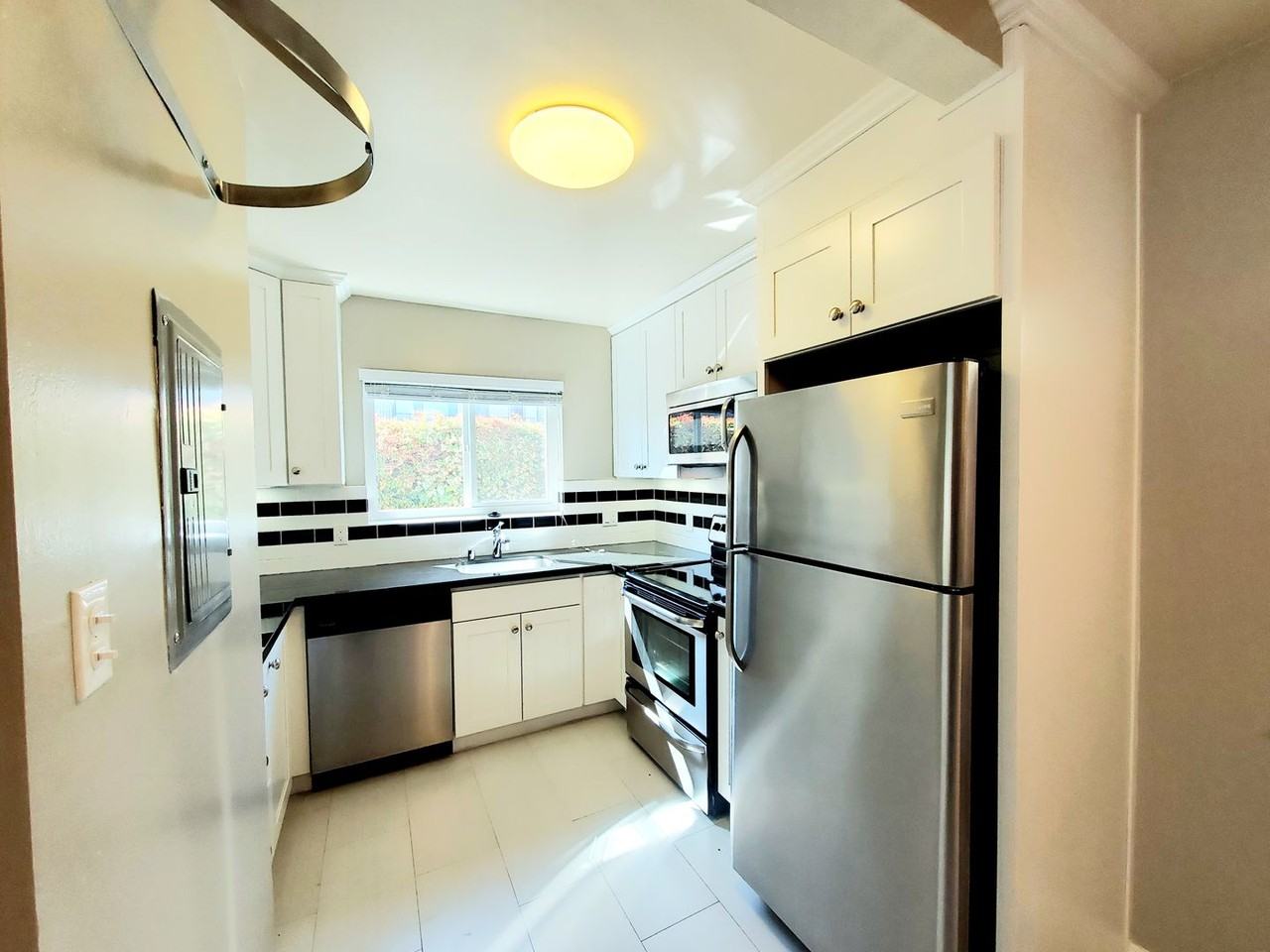 1217 Paloma Ave #1 - Photo 2 of 19