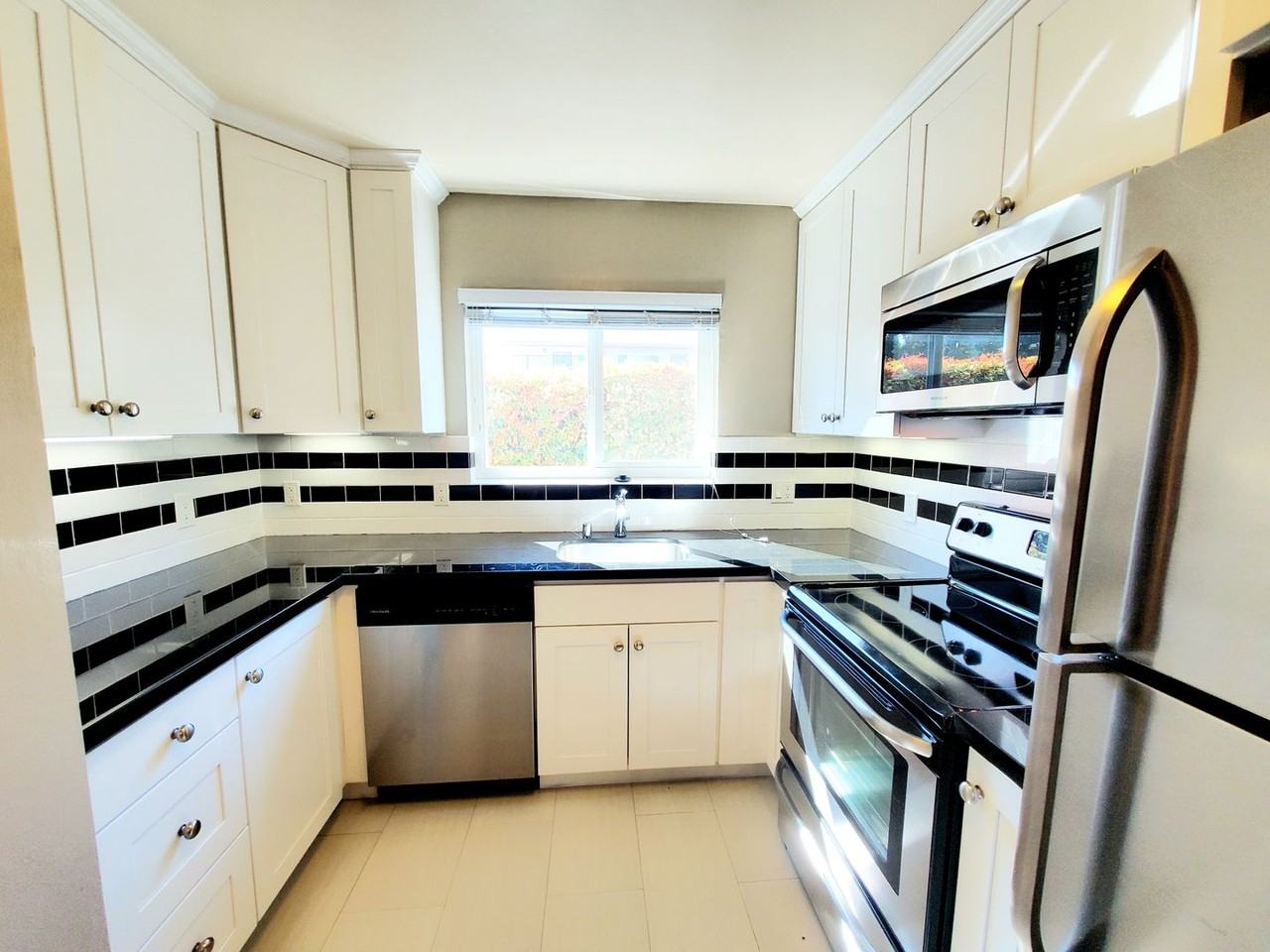 1217 Paloma Ave #1 - Photo 3 of 19