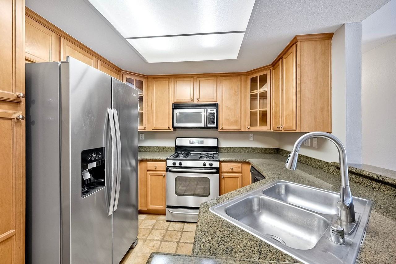 12588 Carmel Creek Rd - Photo 3 of 21
