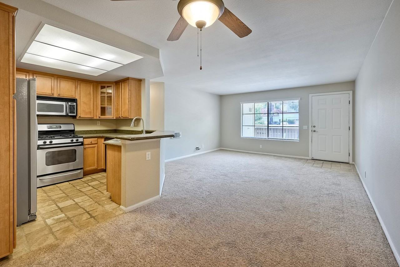 12588 Carmel Creek Rd - Photo 5 of 21
