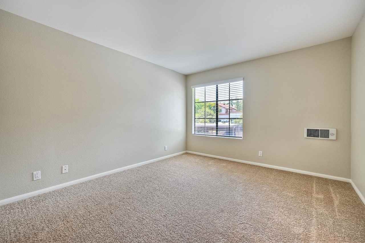 12588 Carmel Creek Rd - Photo 7 of 21