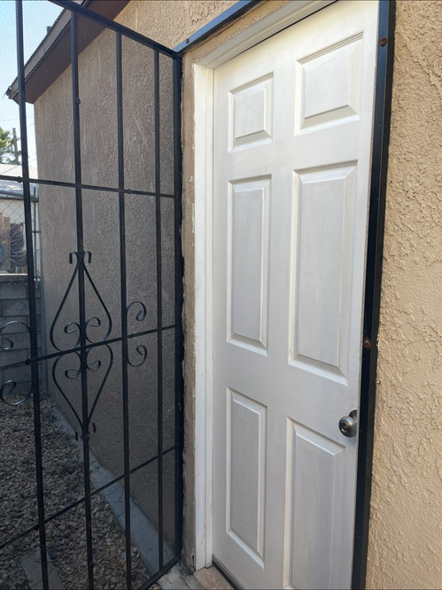 1498 Belle St - Photo 2 of 12